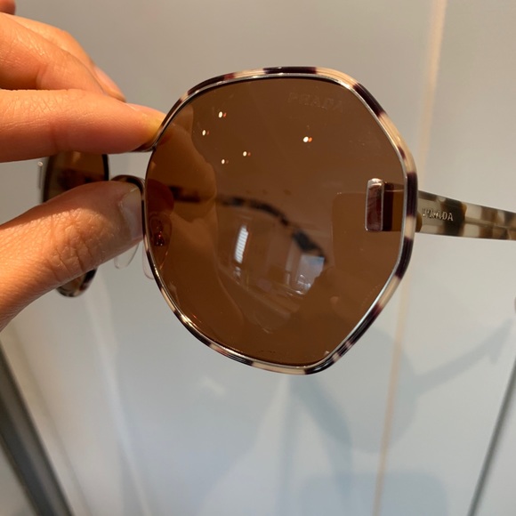 Prada Oversized Retro Sunglasses - Picture 5 of 6